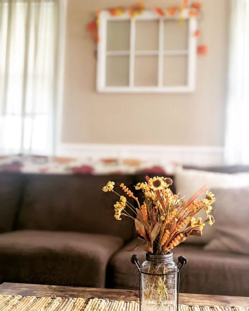 Cozy Up Your Home Fall Coffee Table Decor Ideas