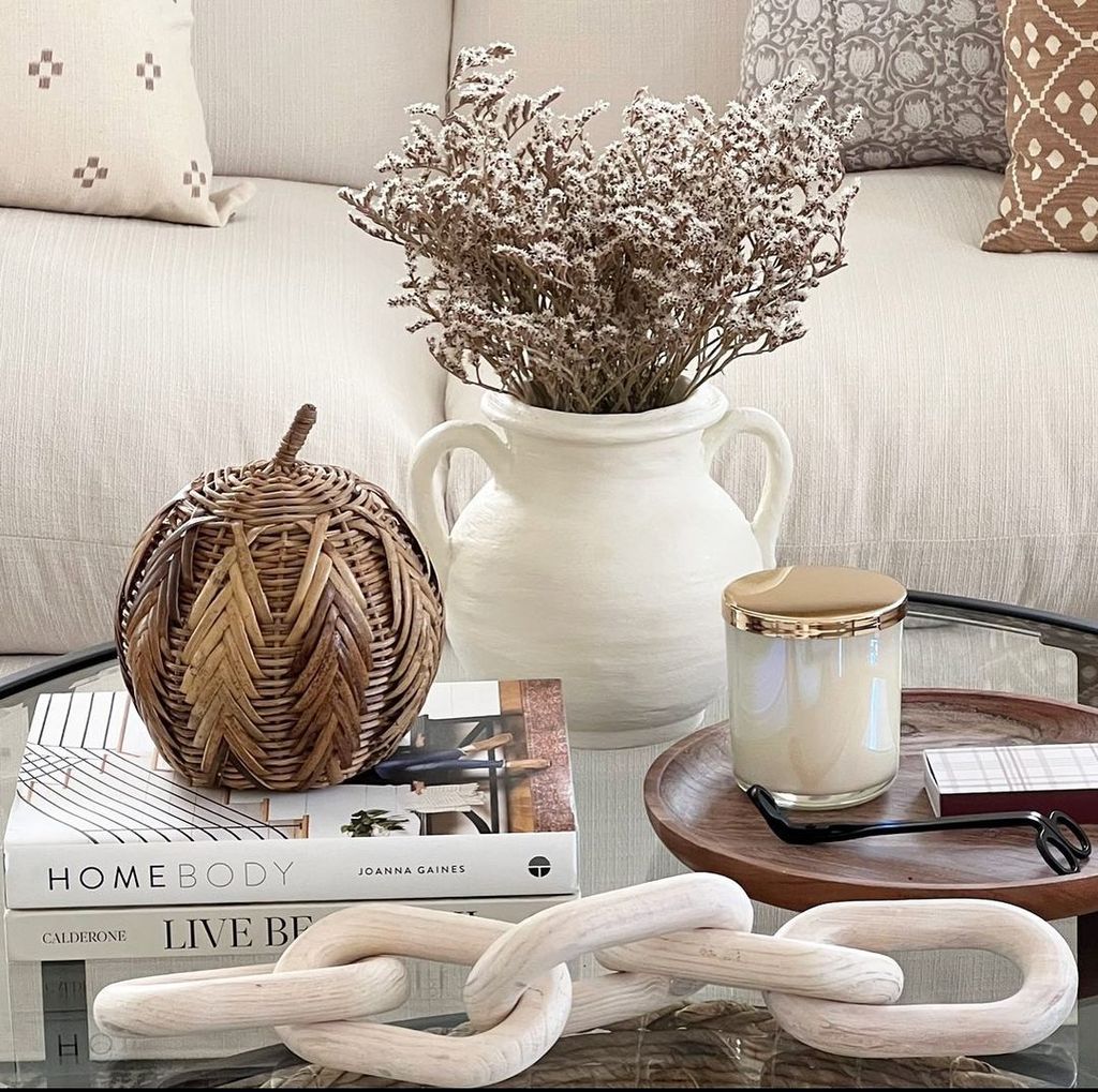 Cozy Up Your Home Fall Coffee Table Decor Ideas