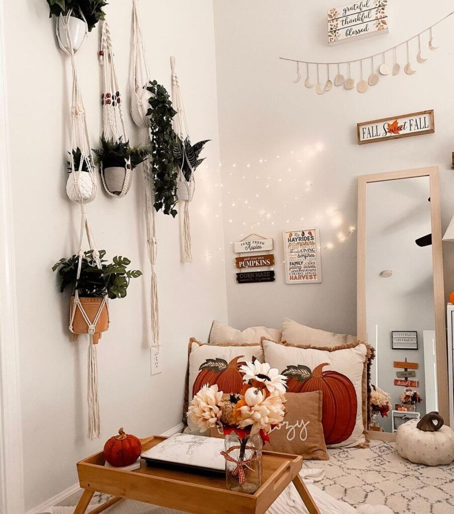 Embrace Fall with Cozy Autumn Room Decor